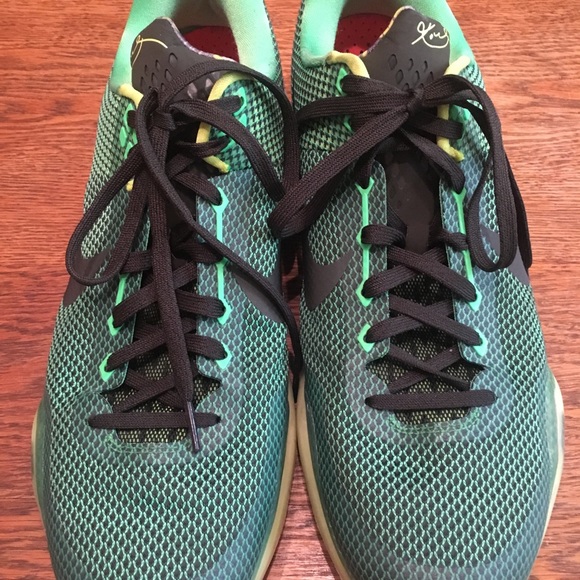 kobe shoes size 3